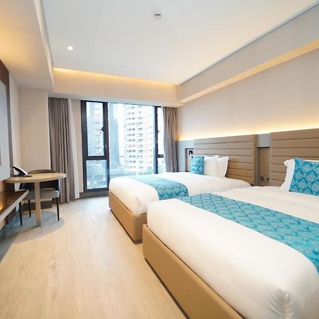 Bayprime Hotel Paranaque City Екстер'єр фото
