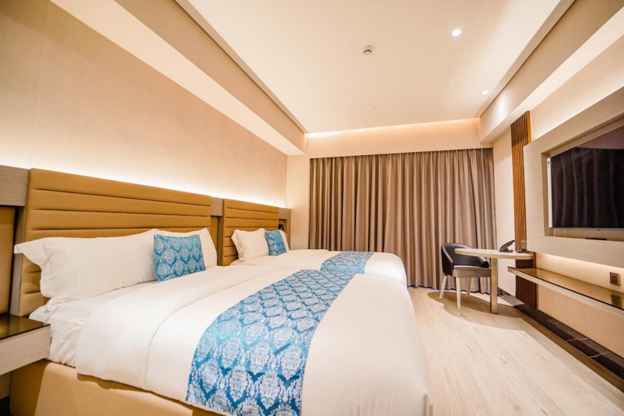 Bayprime Hotel Paranaque City Екстер'єр фото