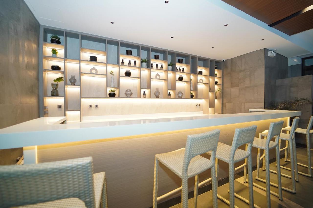 Bayprime Hotel Paranaque City Екстер'єр фото