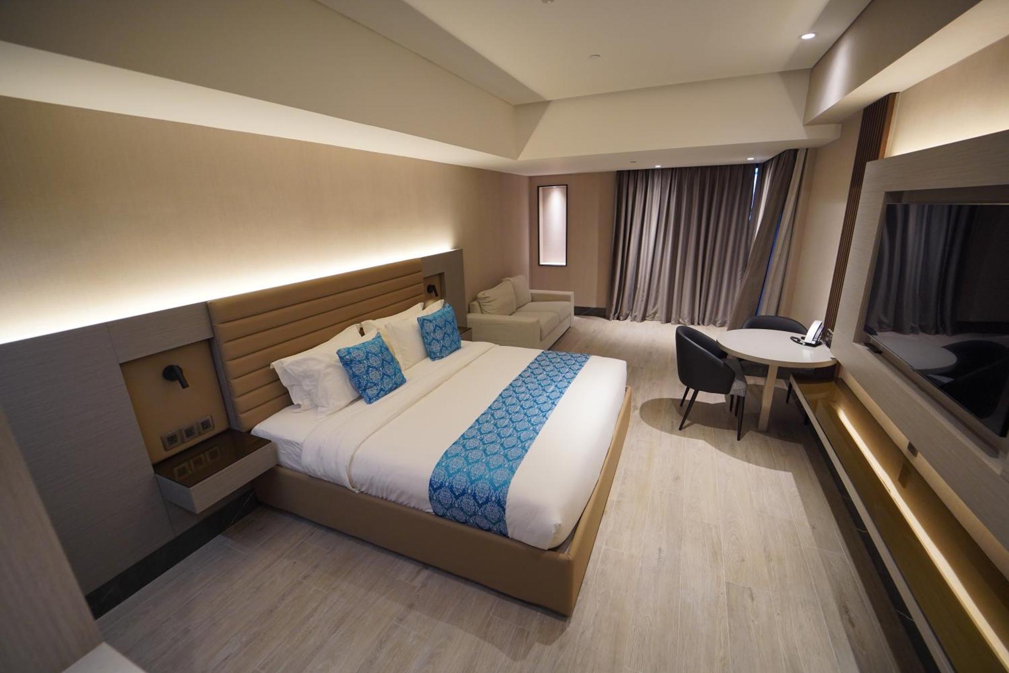 Bayprime Hotel Paranaque City Екстер'єр фото